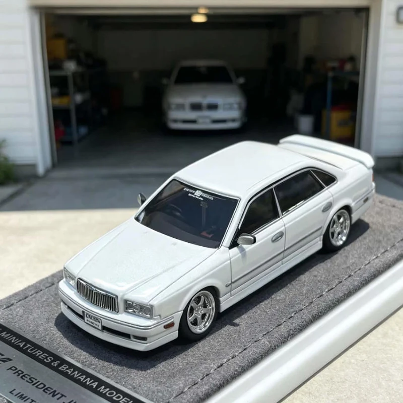 MK Diecast Original 1:64 Scale PRESIDENT JHG50 Simulation Alloy Car Model Static Display Collectible Toy Souvenir Decoration
MK Diecast Original 1:64 Scale PRESIDENT JHG50 Simulation Alloy Car Model Static Display Collectible Toy Souvenir Decoration