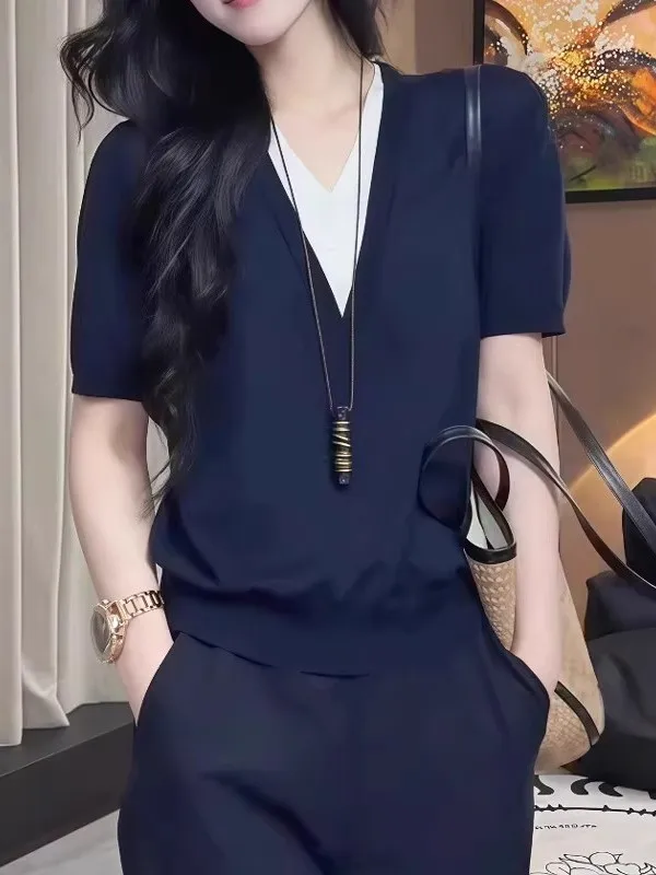 Elegant V-Neck Ice Silk Knitted Short Sleeve T-Shirt Women's plus Size Summer Slimming Top Euro Style Commute Fashion Ladies'...
Elegant V-Neck Ice Silk Knitted Short Sleeve T-Shirt Women's plus Size Summer Slimming Top Euro Style Commute Fashion Ladies'...