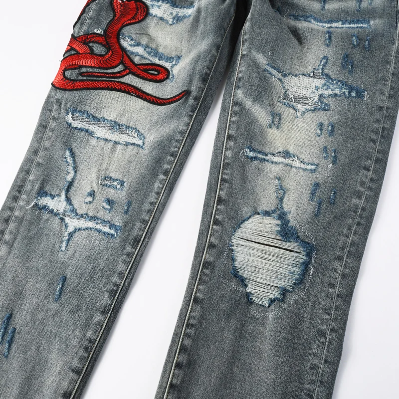 Y2KNewfashionable men's jeans washed with nostalgia, stretchy, slim fit, scratch three headed snake embroidery, light blue jean
Y2KNewfashionable men's jeans washed with nostalgia, stretchy, slim fit, scratch three headed snake embroidery, light blue jean