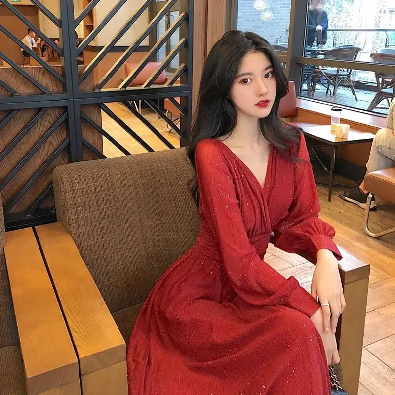 Autumn Long Sleeved Dress for Women Spring Korean Trendy Slim Fit Slim Shiny V-neck Waist Cinched Light Mature Style Sexy Dress
Autumn Long Sleeved Dress for Women Spring Korean Trendy Slim Fit Slim Shiny V-neck Waist Cinched Light Mature Style Sexy Dress
