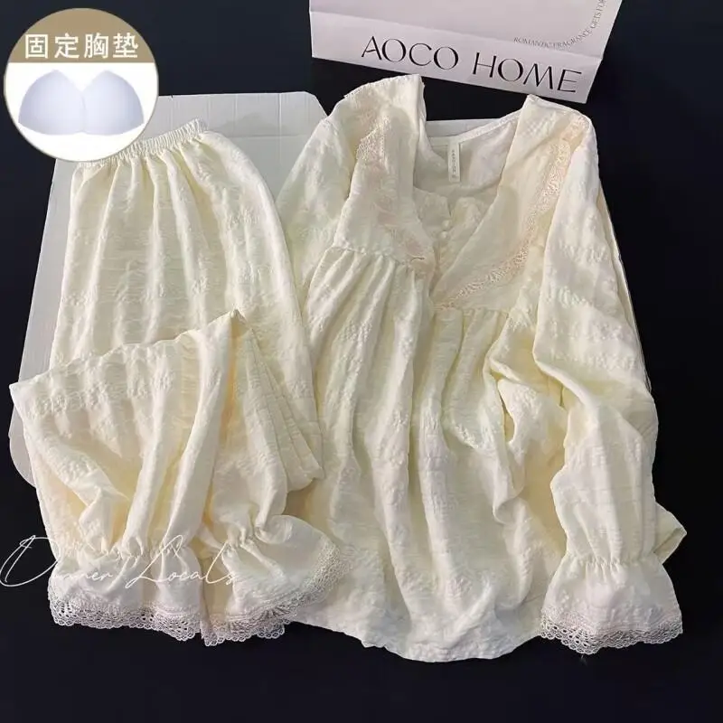 Новый комплект пижамы для осени и весны с кружевной отделкой и вкладышами для груди, для полных женщин, свободный, простой, милый, с длинными рукавами и брюками, для сна
Новый комплект пижамы для осени и весны с кружевной отделкой и вкладышами для груди, для полных женщин, свободный, простой, милый, с длинными рукавами и брюками, для сна