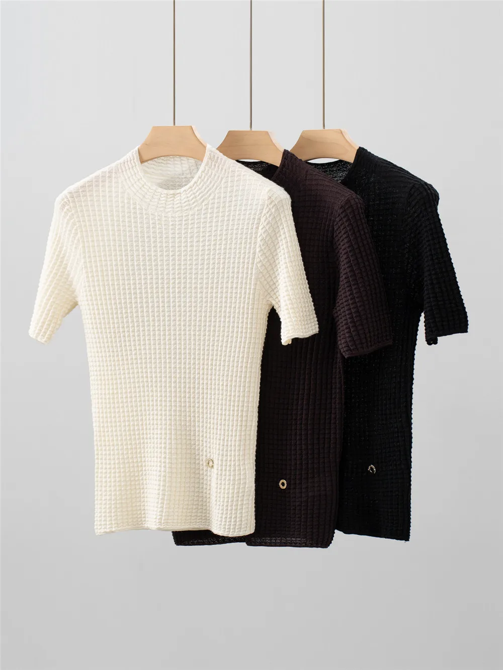 25 Summer New Women's Round Neck Thin Fit Knitted Versatile temperament Short Sleeve Top
25 Summer New Women's Round Neck Thin Fit Knitted Versatile temperament Short Sleeve Top