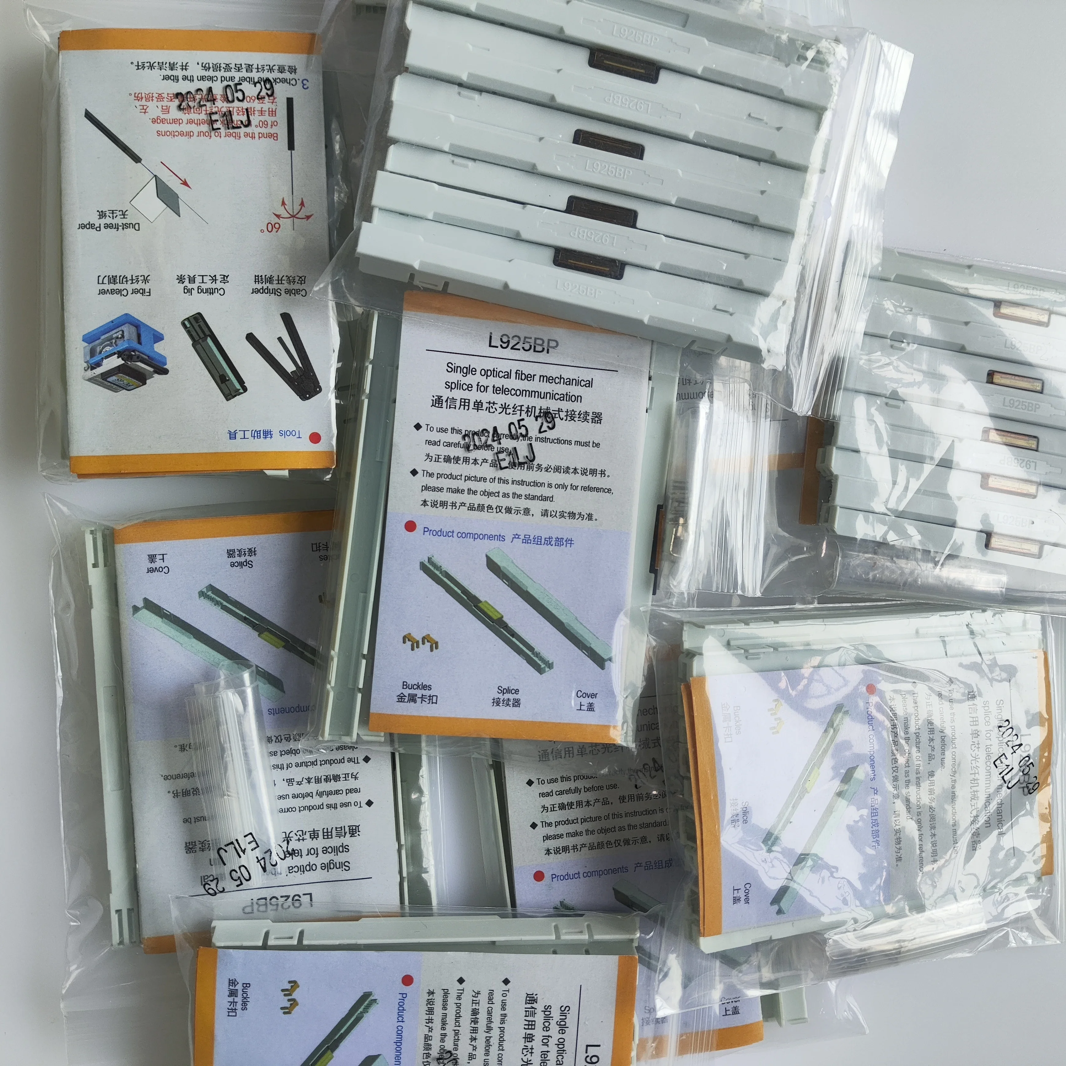 L925BP Drop Cable FTTH Fiber Optic Mechanical Splice Fiber Optic Mechanical Splicer fast connector Cold splice
L925BP Drop Cable FTTH Fiber Optic Mechanical Splice Fiber Optic Mechanical Splicer fast connector Cold splice