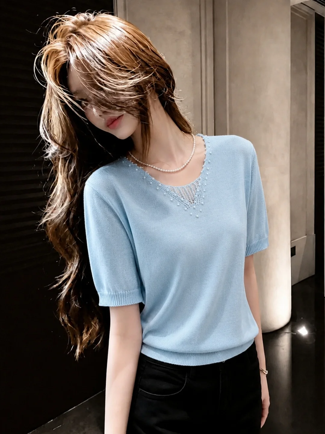 Chic Ice Silk Knitted Top V-Neck Short Sleeve Soft Korean Style Summer Fashionable Sweet Design Sense Straight Cut Commute
Chic Ice Silk Knitted Top V-Neck Short Sleeve Soft Korean Style Summer Fashionable Sweet Design Sense Straight Cut Commute