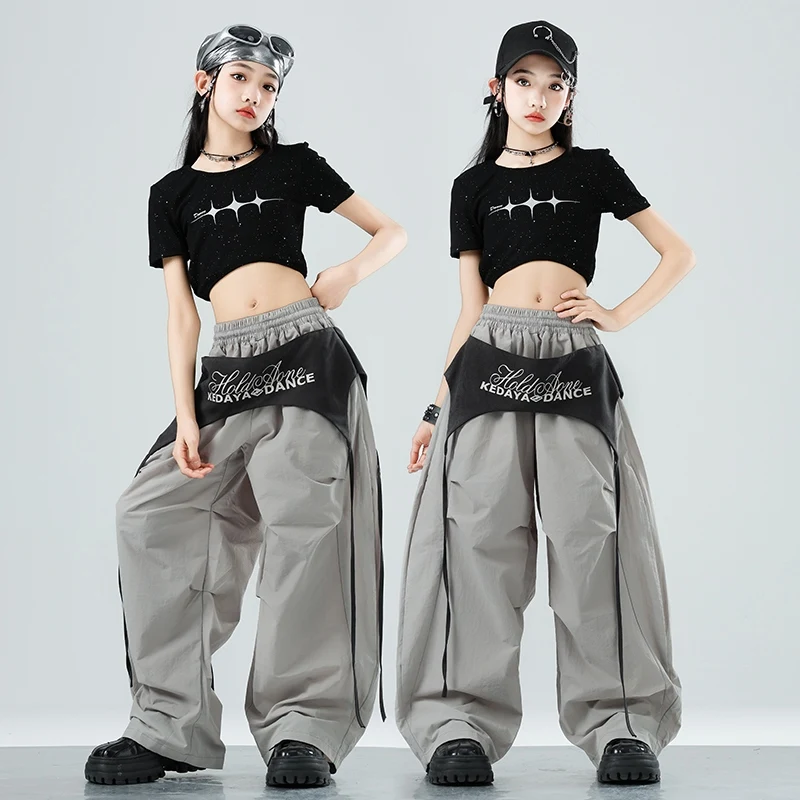 2025 Summer Girls Clothing Crop Tops Baggy Pants Hip Hop Dance Clothes Kpop Jazz Practice Performance Outfits Streetwear BL15569
2025 Summer Girls Clothing Crop Tops Baggy Pants Hip Hop Dance Clothes Kpop Jazz Practice Performance Outfits Streetwear BL15569