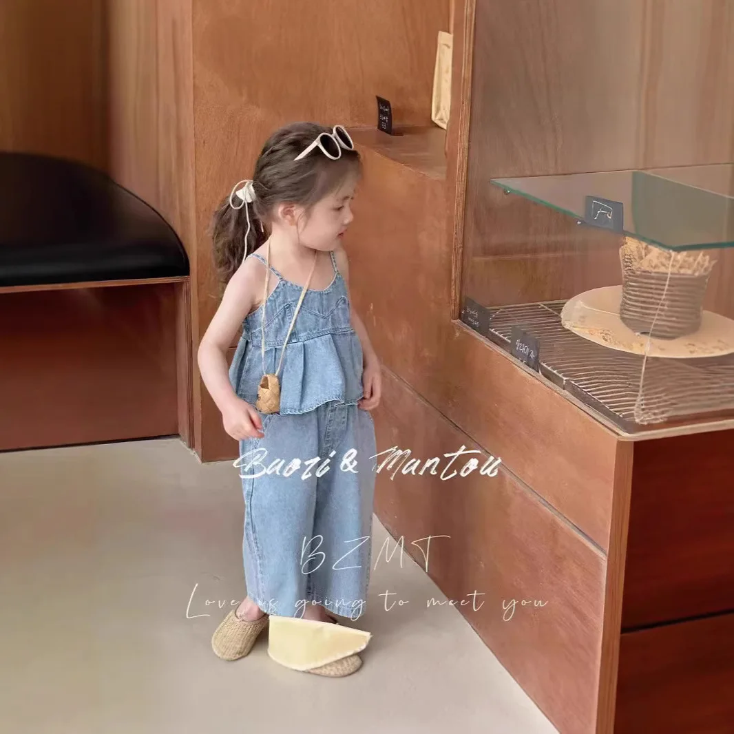 Denim Girl Suspender Set Summer 2025 New Casual Two-piece Set Summer Children's Jeans Little Girl
Denim Girl Suspender Set Summer 2025 New Casual Two-piece Set Summer Children's Jeans Little Girl