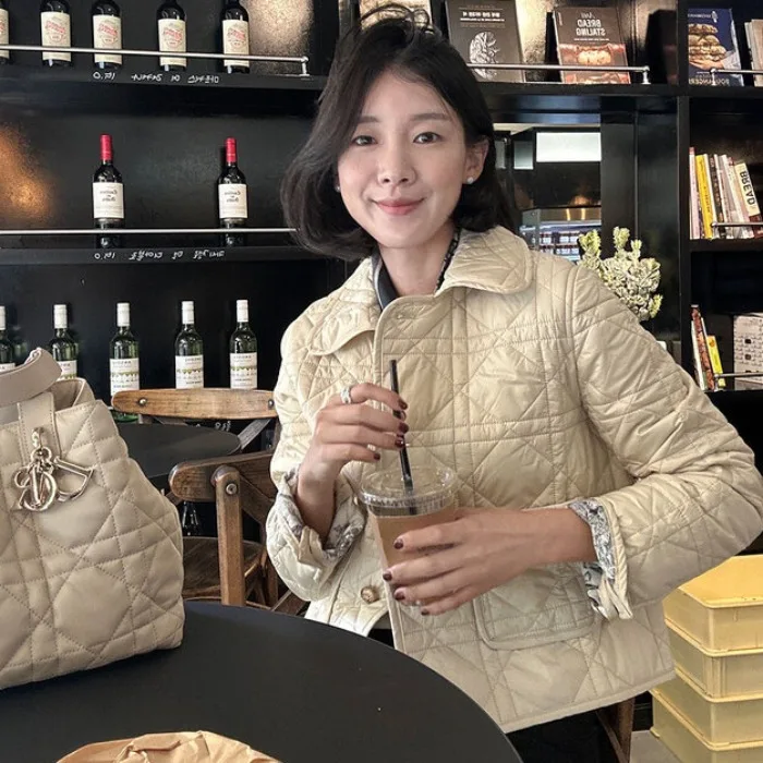 Корейское ретро-пальто Sli из стеганого хлопка с отложным воротником, с ромбовидным узором, модное, элегантное, женская зимняя хлопковая куртка
Корейское ретро-пальто Sli из стеганого хлопка с отложным воротником, с ромбовидным узором, модное, элегантное, женская зимняя хлопковая куртка