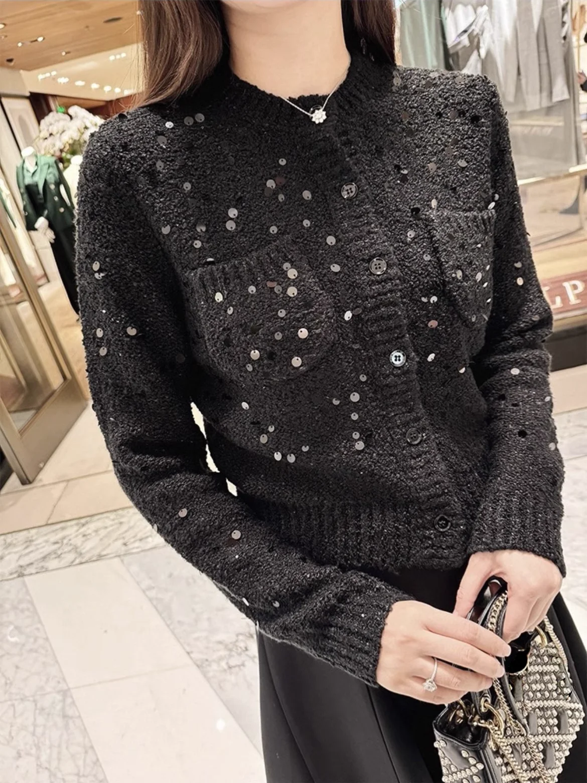 Hot Sale Women's Black Sweaters Fashion Ladies Wool Cardigan Casual Sequins Knitted Coat
Hot Sale Women's Black Sweaters Fashion Ladies Wool Cardigan Casual Sequins Knitted Coat