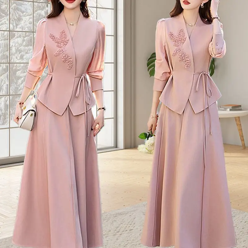 Новый элитный элегантный осенний женский комплект из двух предметов, модная рубашка с тонкой талией и длинным рукавом, v-образным вырезом, топ + юбка-миди трапециевидной формы, праздничный костюм
Новый элитный элегантный осенний женский комплект из двух предметов, модная рубашка с тонкой талией и длинным рукавом, v-образным вырезом, топ + юбка-миди трапециевидной формы, праздничный костюм