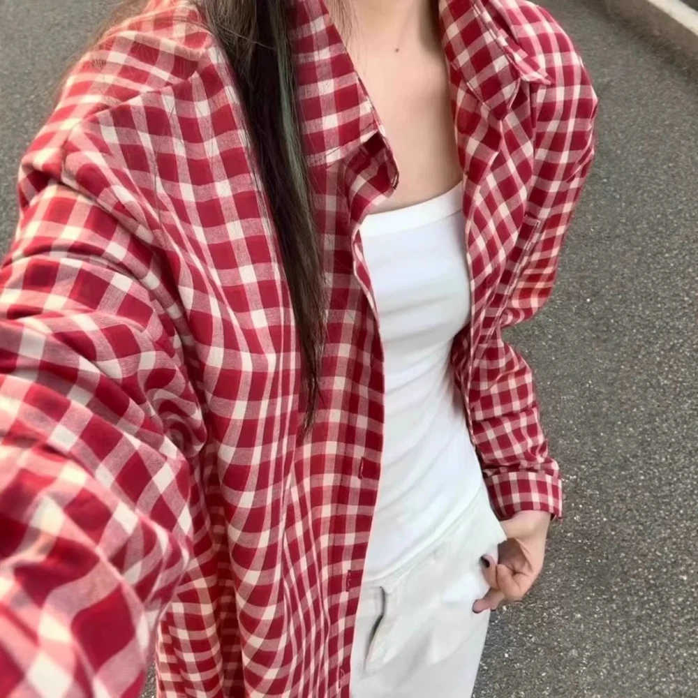 Hong Kong Style Retro Red Plaid Long Sleeve Shirt Casual Loose Daily Single Breasted Turn Down Collar Shirt Coat For Women
Hong Kong Style Retro Red Plaid Long Sleeve Shirt Casual Loose Daily Single Breasted Turn Down Collar Shirt Coat For Women