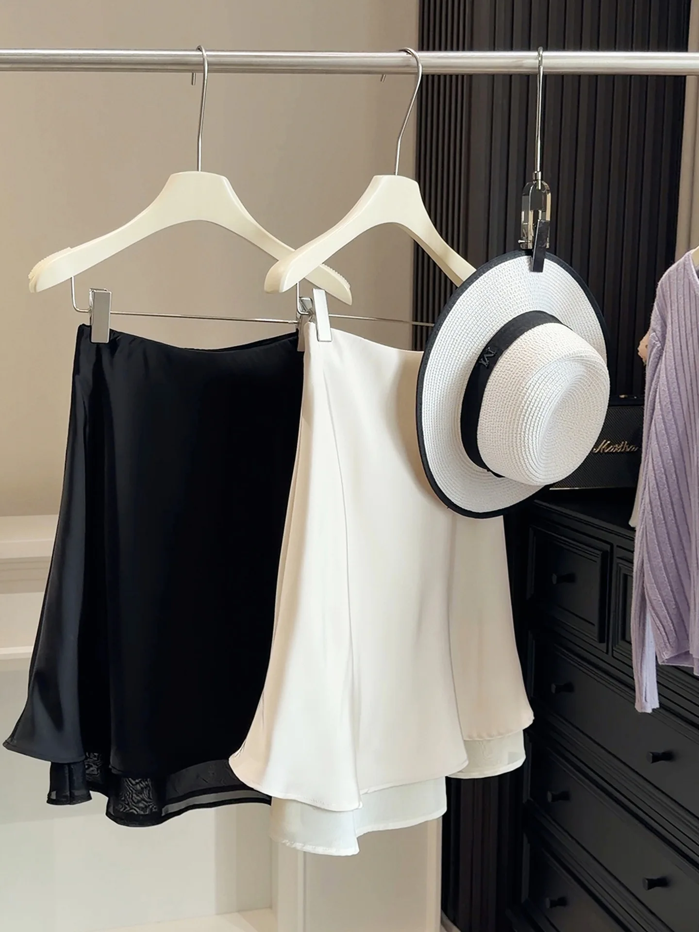 Women Acetate Satin Mesh Patchwork A Line Skirt Summer Elastic Waist Flowy Drape Elegant All Match Casual Female Midi Skirt
Women Acetate Satin Mesh Patchwork A Line Skirt Summer Elastic Waist Flowy Drape Elegant All Match Casual Female Midi Skirt
