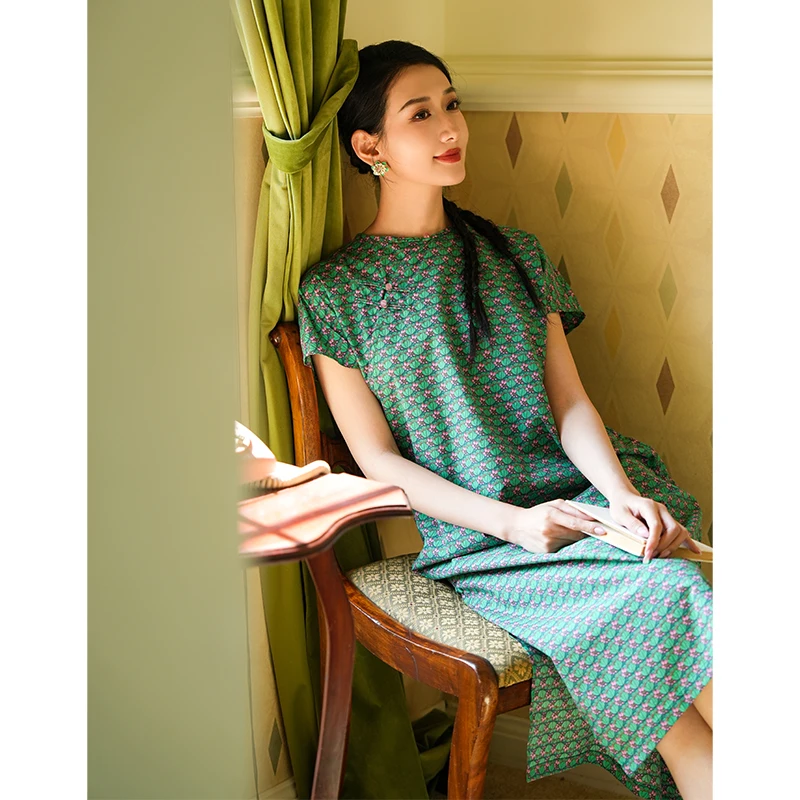 Artistic Retro een Midi Qipao Dr Cotton Improved Traditional Chinese Costume Women's Faionable Summer 2024
Artistic Retro een Midi Qipao Dr Cotton Improved Traditional Chinese Costume Women's Faionable Summer 2024