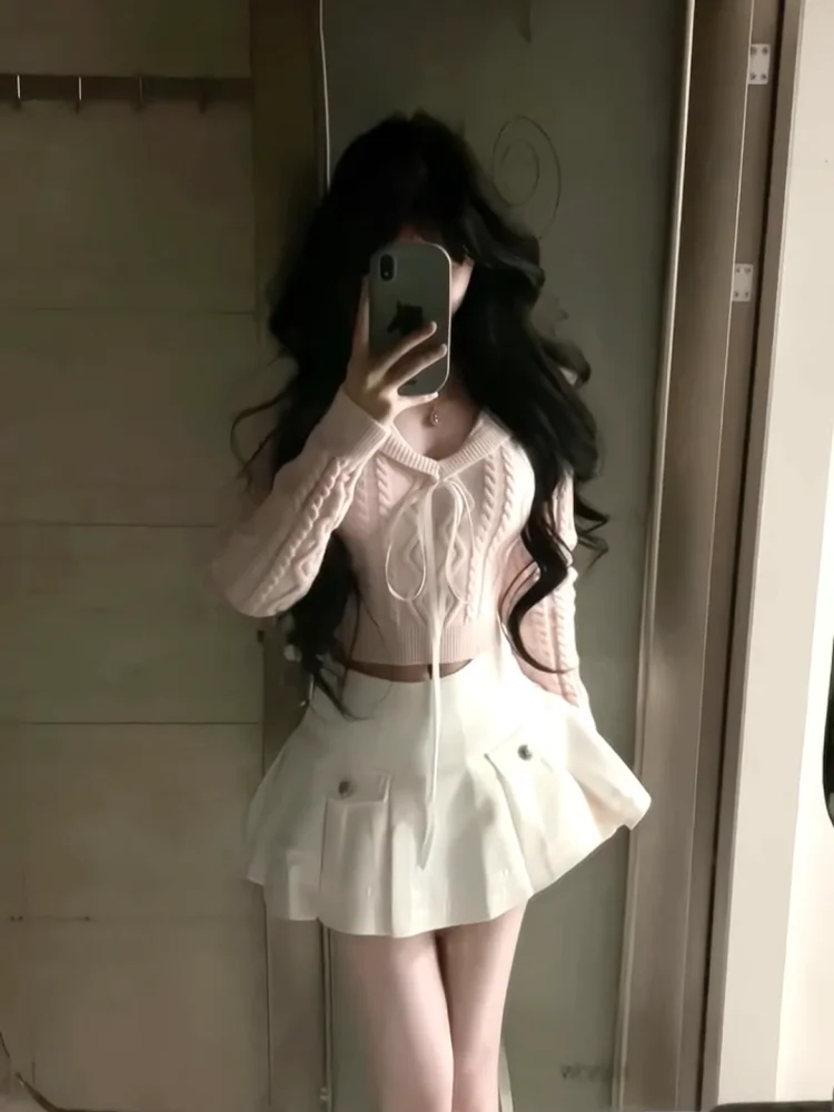 Sweet And Spicy Girl Pure Desire Spring Faion V-ne Knitted Top And Pleated ort Skirt Two-piece Set Women's Wear
Sweet And Spicy Girl Pure Desire Spring Faion V-ne Knitted Top And Pleated ort Skirt Two-piece Set Women's Wear
