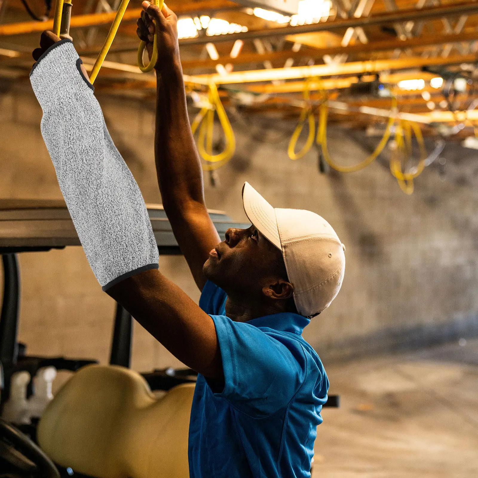 2Pcs Cut Resistant Arm Sleeves Level 5 Abrasion Protection Thumb Hole Design Lightweight Breathable Forearm Guards for Gardening
2Pcs Cut Resistant Arm Sleeves Level 5 Abrasion Protection Thumb Hole Design Lightweight Breathable Forearm Guards for Gardening
