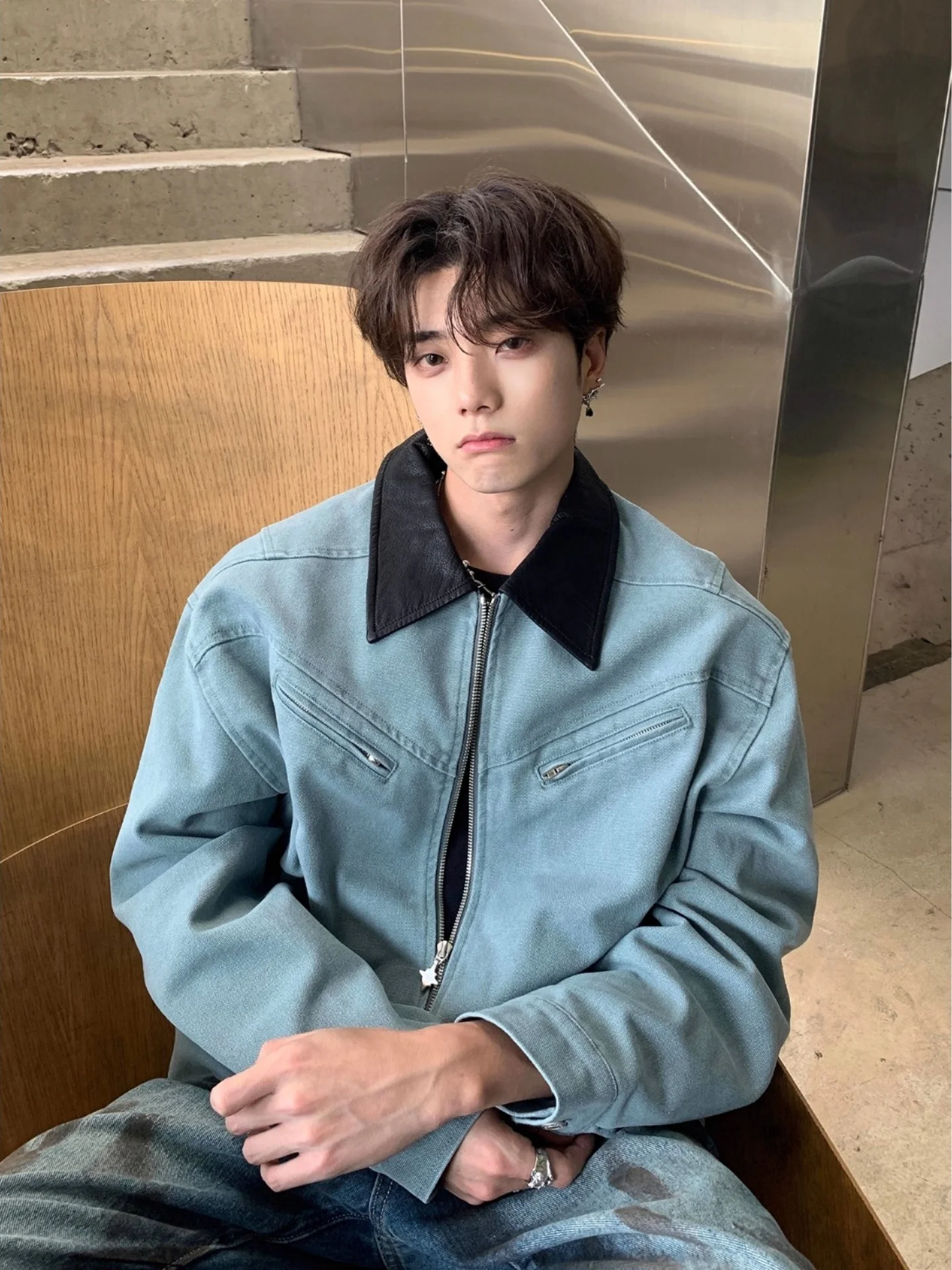 Мужская осенне-зимняя куртка American Sle Detroit из кожи с лоскутным шитьем, ретро-стиль, премиум-класс, верхняя одежда
Мужская осенне-зимняя куртка American Sle Detroit из кожи с лоскутным шитьем, ретро-стиль, премиум-класс, верхняя одежда