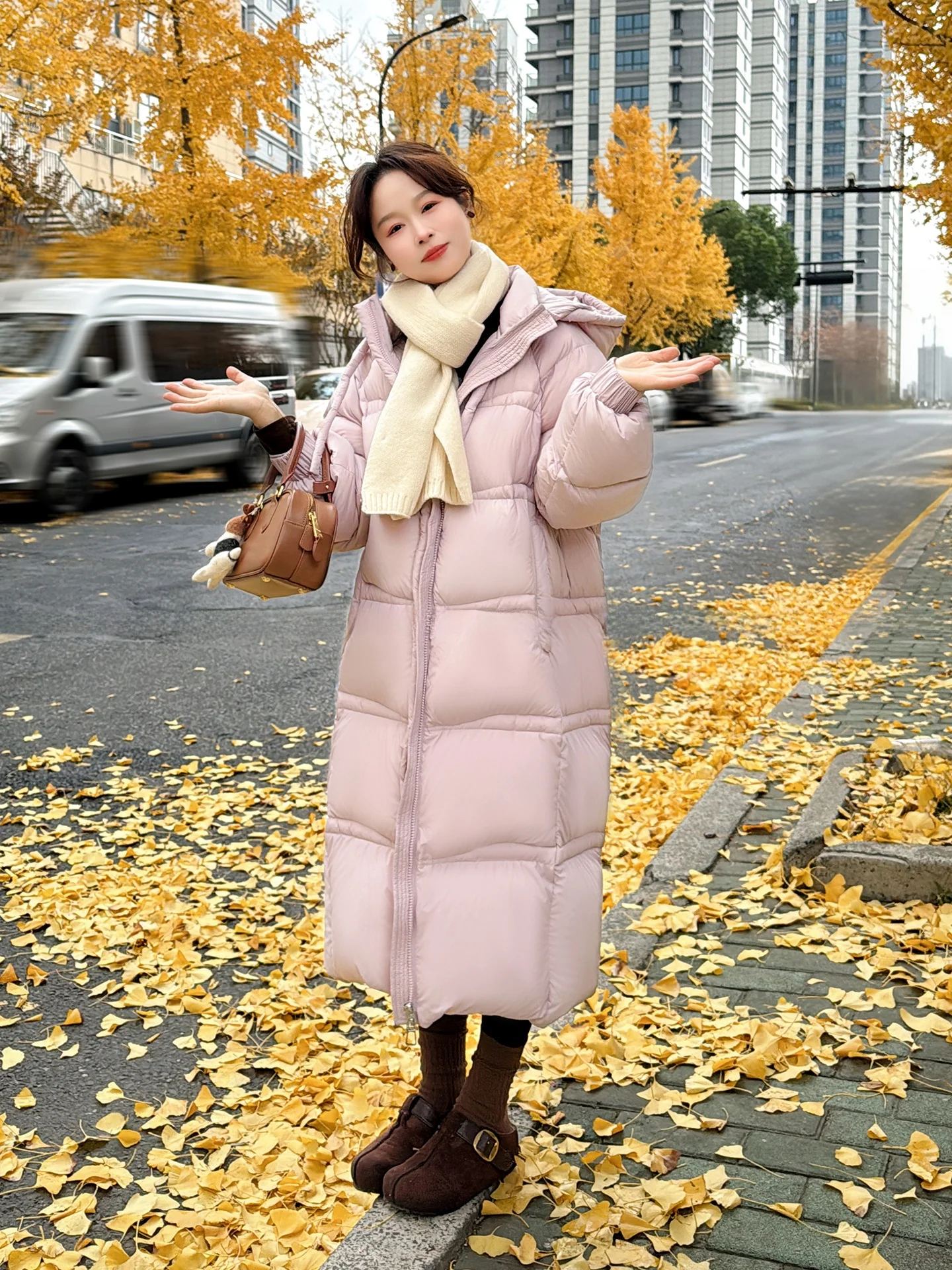 Korean Sle Hooded Goose down Jaet Women's Faionable Warm Outerwear Winter Long Sve Zipper Closure High Waist Ladies ...
Korean Sle Hooded Goose down Jaet Women's Faionable Warm Outerwear Winter Long Sve Zipper Closure High Waist Ladies ...