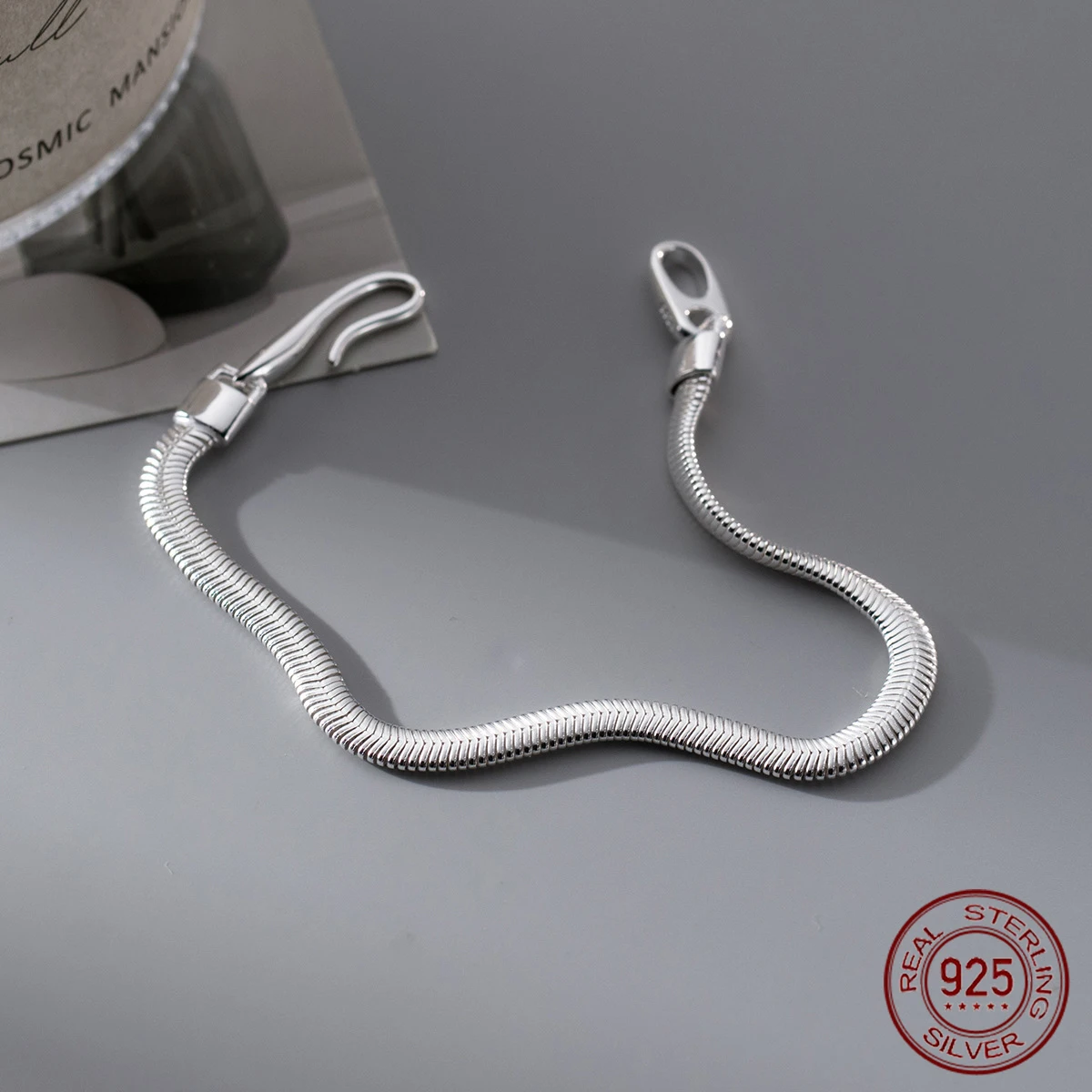 La Monada 17cm Elegant 925 Sterling Silver Flat Snake Chain Bracelet for Women Delicate Hypoallergenic Adjustable Daily Luxury
La Monada 17cm Elegant 925 Sterling Silver Flat Snake Chain Bracelet for Women Delicate Hypoallergenic Adjustable Daily Luxury