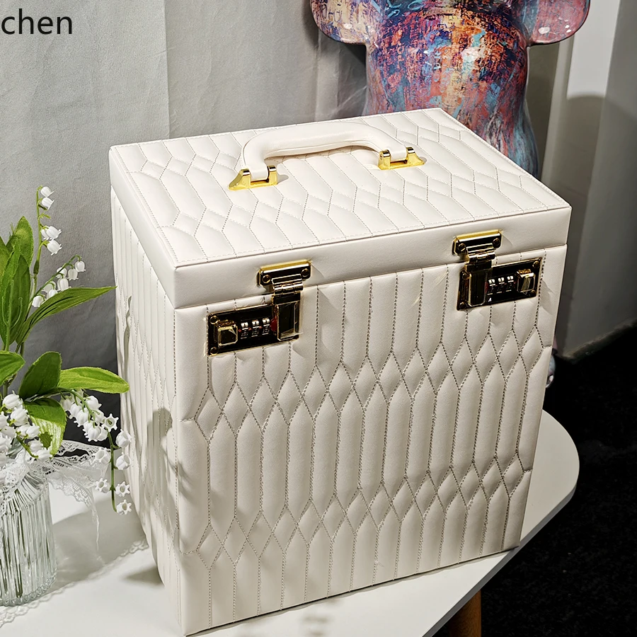 CP high-end jewelry box, combination lock, jewelry storage box, multi-layer wooden hand jewelry, earrings, jewelry box.
CP high-end jewelry box, combination lock, jewelry storage box, multi-layer wooden hand jewelry, earrings, jewelry box.