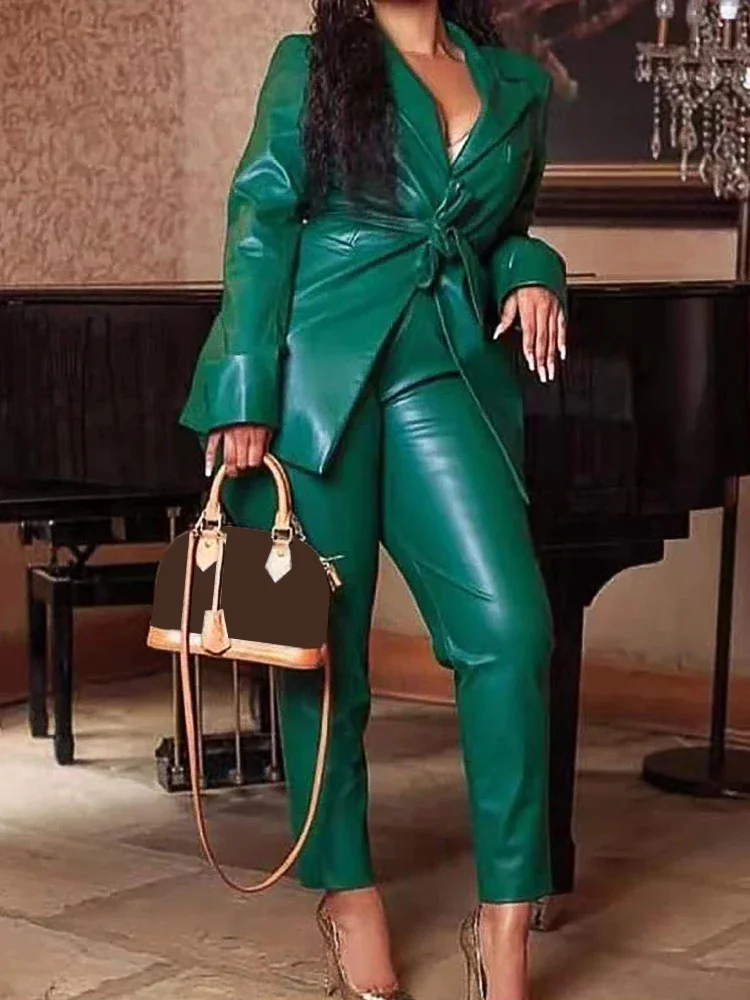 Business Casual Two Piece Set Turndown Collar Long Sleeve Pocket PU Leather 2 Piece Outfits Faux Leather Matching Set with Belt
Business Casual Two Piece Set Turndown Collar Long Sleeve Pocket PU Leather 2 Piece Outfits Faux Leather Matching Set with Belt