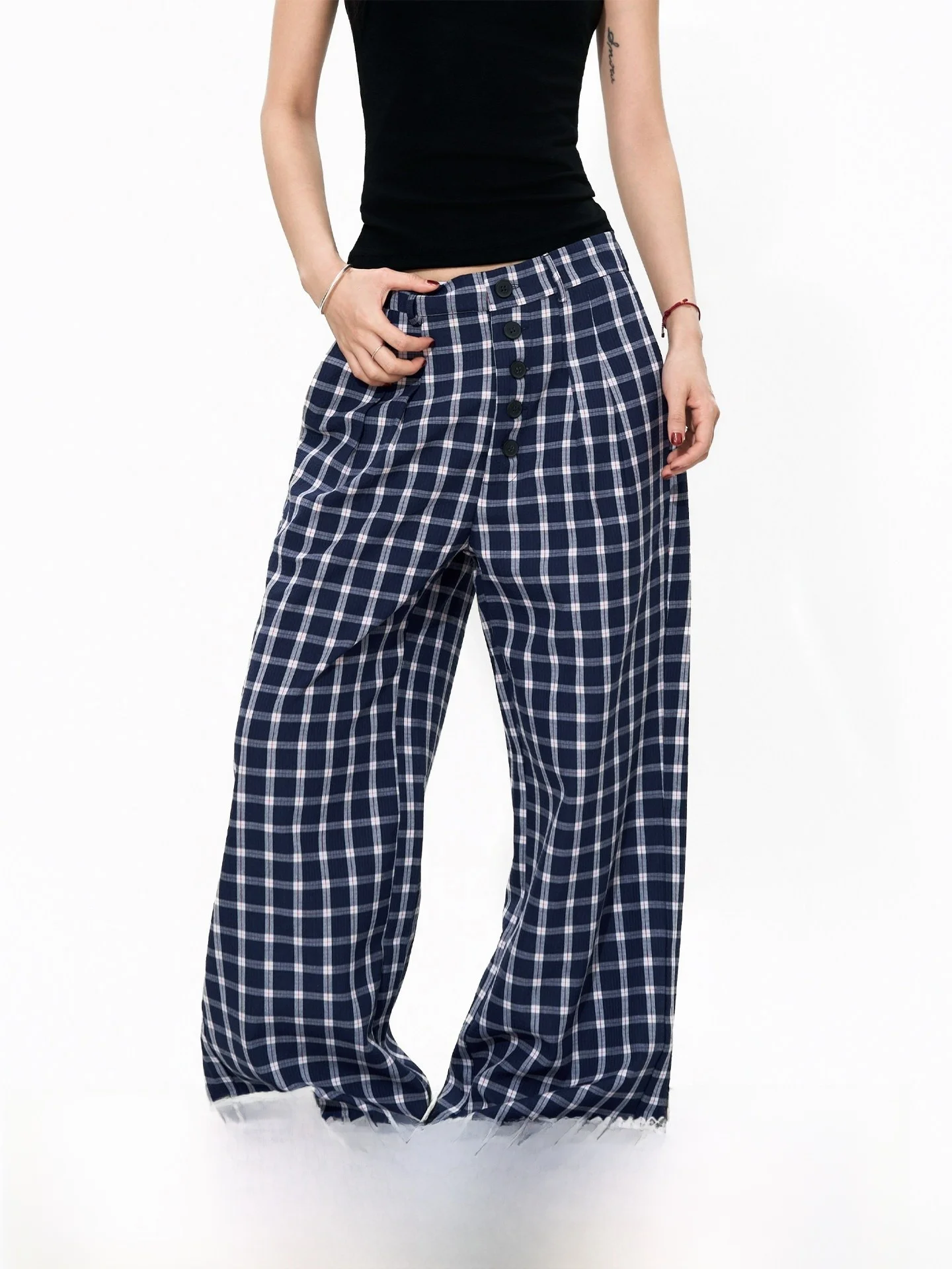 Retro Blue Plaid Loose Casual Pants High Waist Straight Leg Floor-Length Trousers for Men And Women Comfortable Cotton Blend
Retro Blue Plaid Loose Casual Pants High Waist Straight Leg Floor-Length Trousers for Men And Women Comfortable Cotton Blend