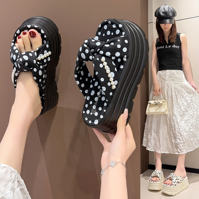 2026 New Super High Heels Flip Flops Women's Summer Anti-skid Thick Soled Beach Shoes Sweet Wedge Heel Sandals
2026 New Super High Heels Flip Flops Women's Summer Anti-skid Thick Soled Beach Shoes Sweet Wedge Heel Sandals