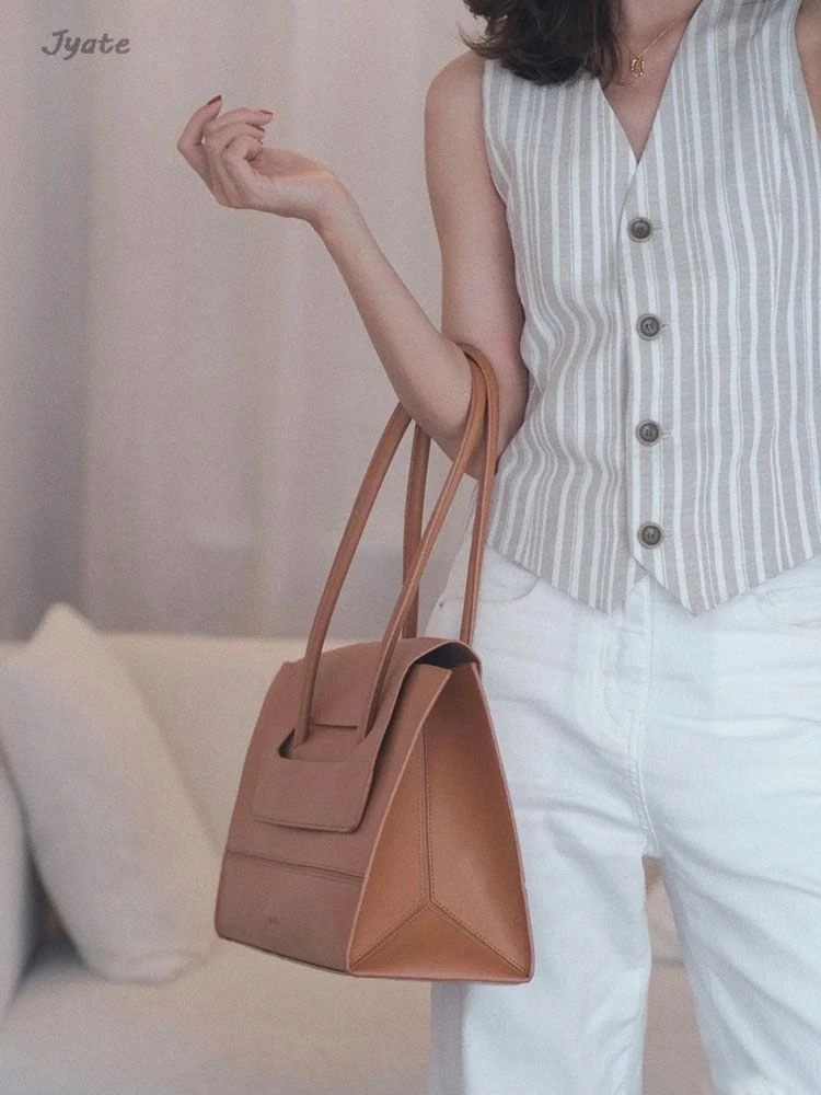 Cotton Linen Office Lady Women Tank Top V-neck Single Breasted French Casual Vest 2024 New Female Solid Color Sleeveless Jacket
Cotton Linen Office Lady Women Tank Top V-neck Single Breasted French Casual Vest 2024 New Female Solid Color Sleeveless Jacket