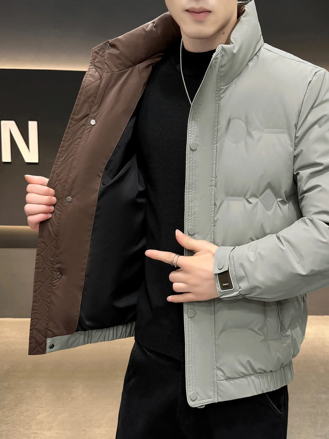 Мужская зимняя куртка-пуховик Faionable с воротником-стойкой, молодежная, теплая, из полиэфирного волокна, удлиненная, приталенная, на пуговицах
Мужская зимняя куртка-пуховик Faionable с воротником-стойкой, молодежная, теплая, из полиэфирного волокна, удлиненная, приталенная, на пуговицах