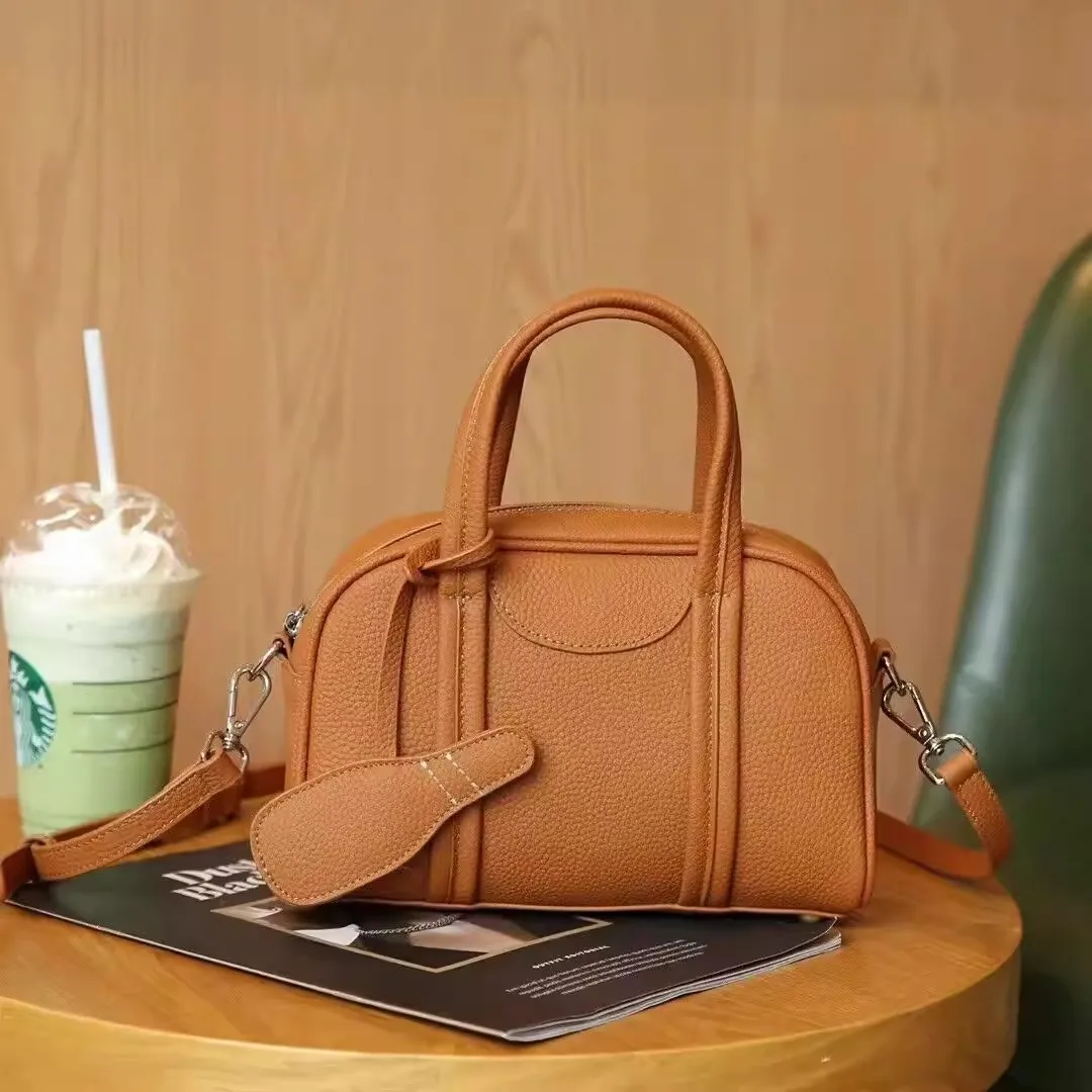 2026 New Style Simple and High-End Genuine Leather Women's Bag, Commuter Fashion First-Layer Cowhide Boston Bag, Women's Crossbody Bag, Shoulder Bag
2026 New Style Simple and High-End Genuine Leather Women's Bag, Commuter Fashion First-Layer Cowhide Boston Bag, Women's Crossbody Bag, Shoulder Bag
