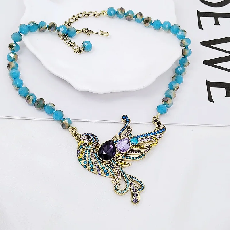 Luxury Retro Crystal Necklace European American Fashion Bird Motif Titanium Zircon Micro-Inlaid Jewelry
Luxury Retro Crystal Necklace European American Fashion Bird Motif Titanium Zircon Micro-Inlaid Jewelry