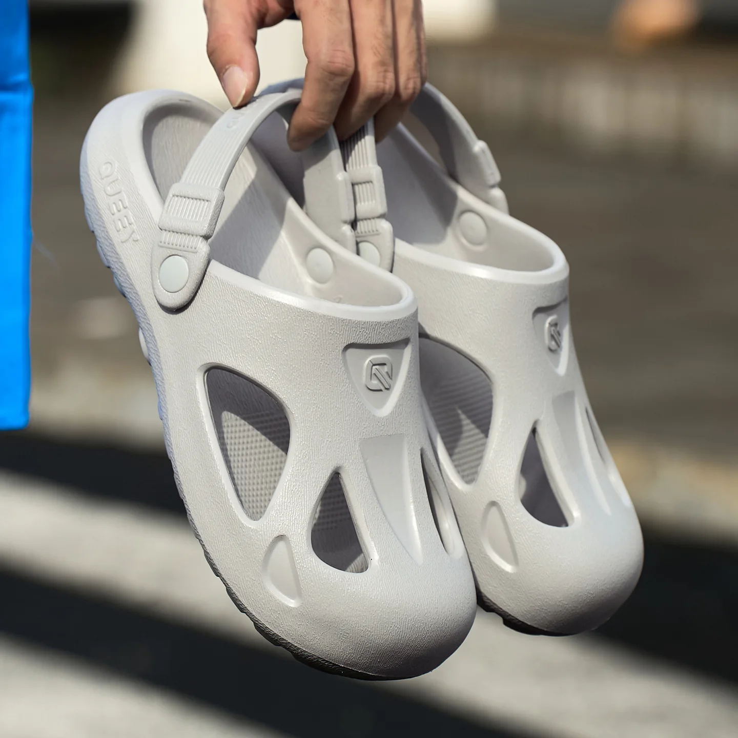 Men EVA Sandals Summer Lightweight Clogs Breathable Cut Out Shoes Adjustable Heel Strap Non Slip Beach Pool Garden Slippers
Men EVA Sandals Summer Lightweight Clogs Breathable Cut Out Shoes Adjustable Heel Strap Non Slip Beach Pool Garden Slippers