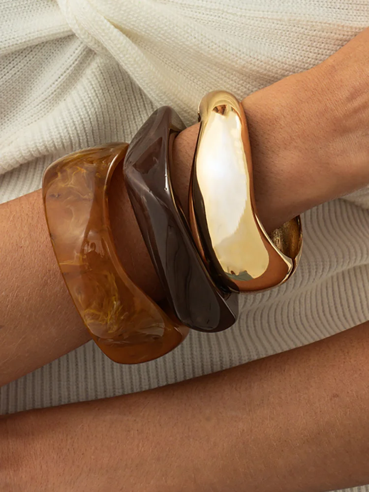 Fashionable Geometric Cutout Bracelet Women's Wide Hand Ring Stylish Gradient Effect Vintage Style Bracelets for Women
Fashionable Geometric Cutout Bracelet Women's Wide Hand Ring Stylish Gradient Effect Vintage Style Bracelets for Women
