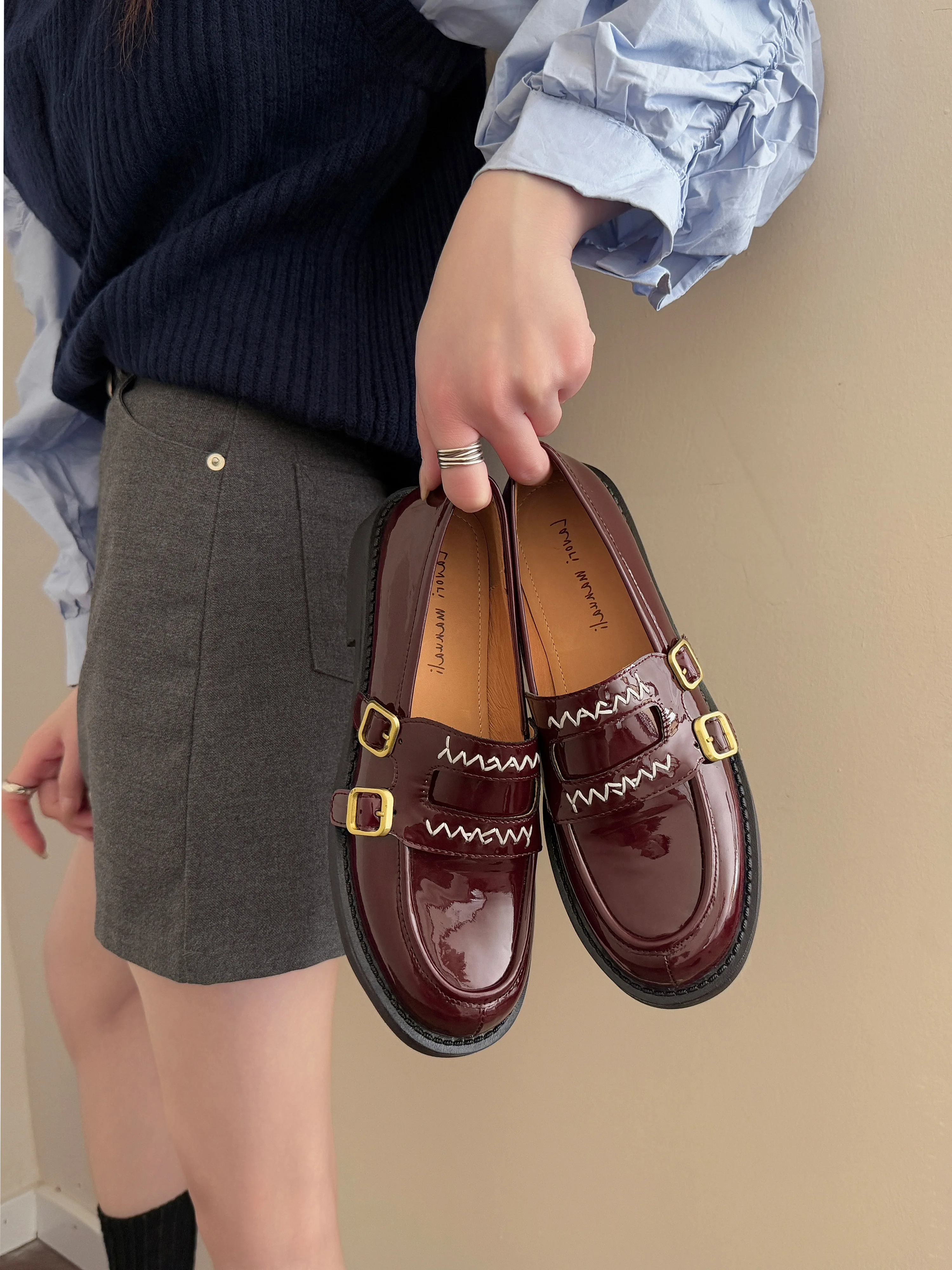 Patent Leather Horsebit Loafers Chunky Heel Slip On Flats British Style Round Toe Autumn Winter New Shoes for Women
Patent Leather Horsebit Loafers Chunky Heel Slip On Flats British Style Round Toe Autumn Winter New Shoes for Women