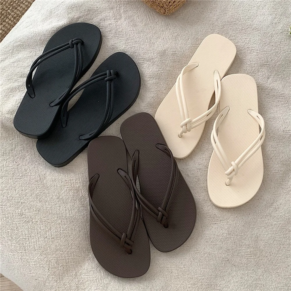 Korean Style Women's Casual Summer Flip Flops Soft Bottom Bathing Beach Sandals Anti-Slip Indoor Outdoor Slippers
Korean Style Women's Casual Summer Flip Flops Soft Bottom Bathing Beach Sandals Anti-Slip Indoor Outdoor Slippers