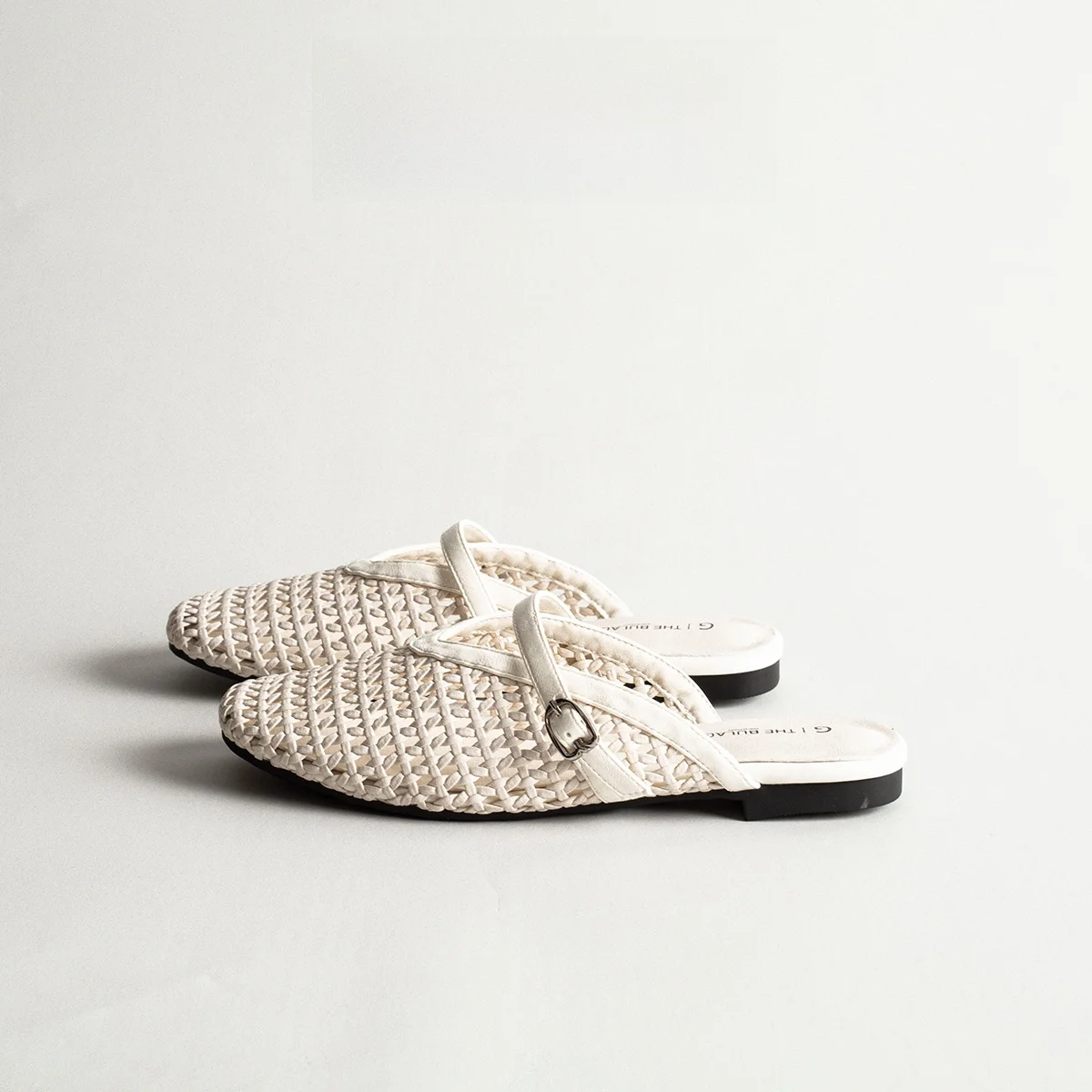 Women's Knitted Hollow out Slip-On Mules Casual Summer Sandals High Arch Support Flat Heel Ultra-Suede Lined Outdoor Slippers
Women's Knitted Hollow out Slip-On Mules Casual Summer Sandals High Arch Support Flat Heel Ultra-Suede Lined Outdoor Slippers