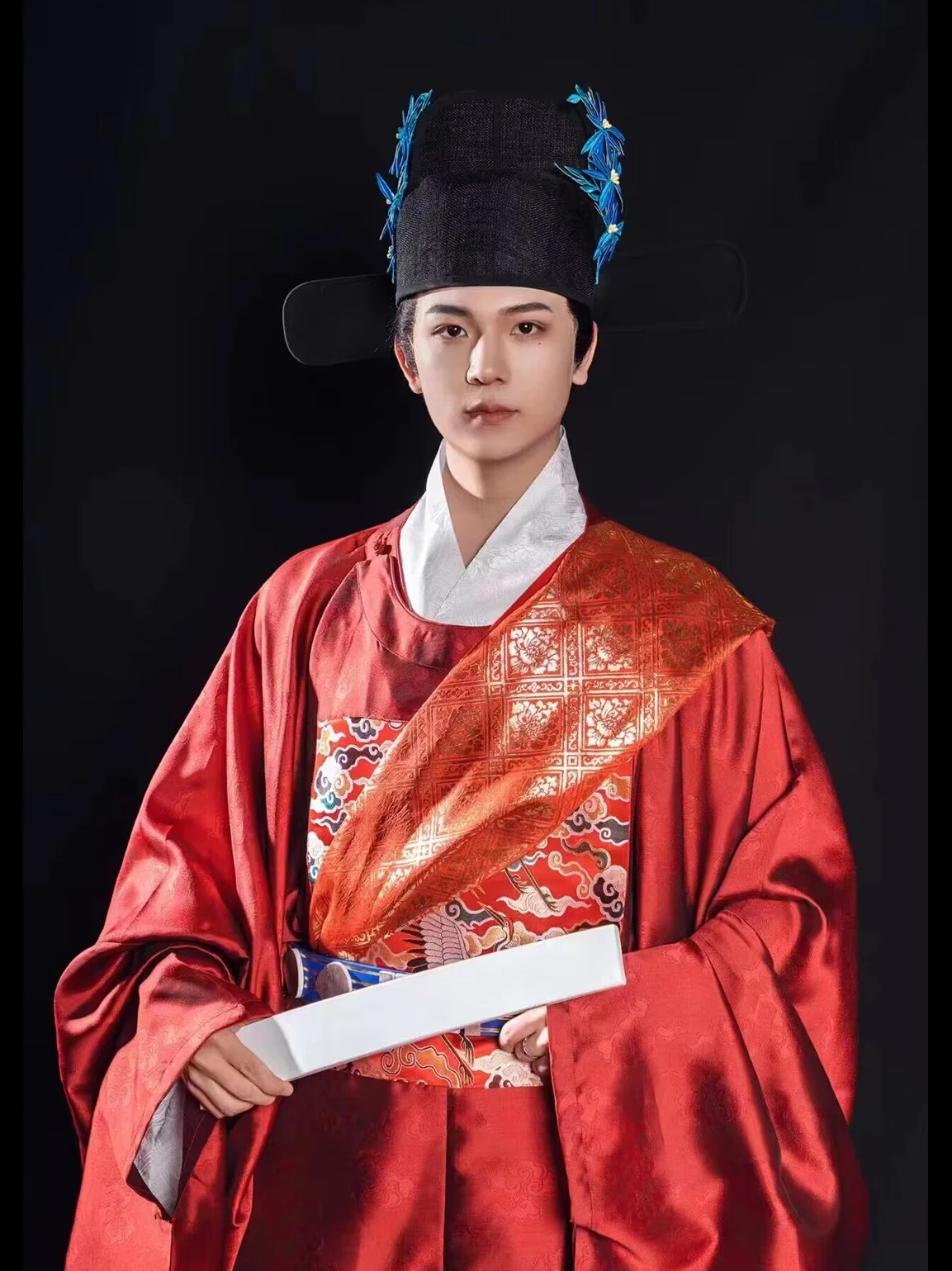 Ming Dynasty Round Neck Robe Hanfu First Class Civil Servant Double Crane Weaving Brocade Flower Patching Dress Round Neck Robe
Ming Dynasty Round Neck Robe Hanfu First Class Civil Servant Double Crane Weaving Brocade Flower Patching Dress Round Neck Robe