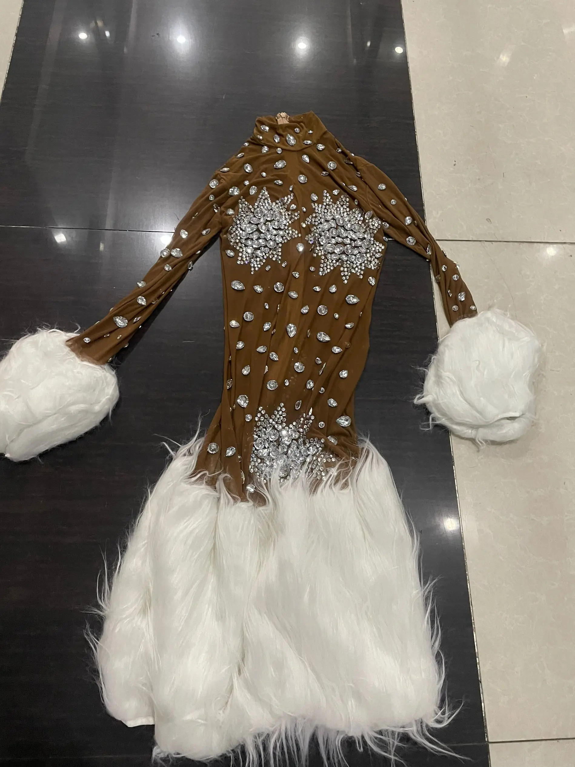 Singer Stage Wear luxury See through Leotard Party Jumpsuit Outfit Birthday Dancer Model Catwalk short dress
Singer Stage Wear luxury See through Leotard Party Jumpsuit Outfit Birthday Dancer Model Catwalk short dress