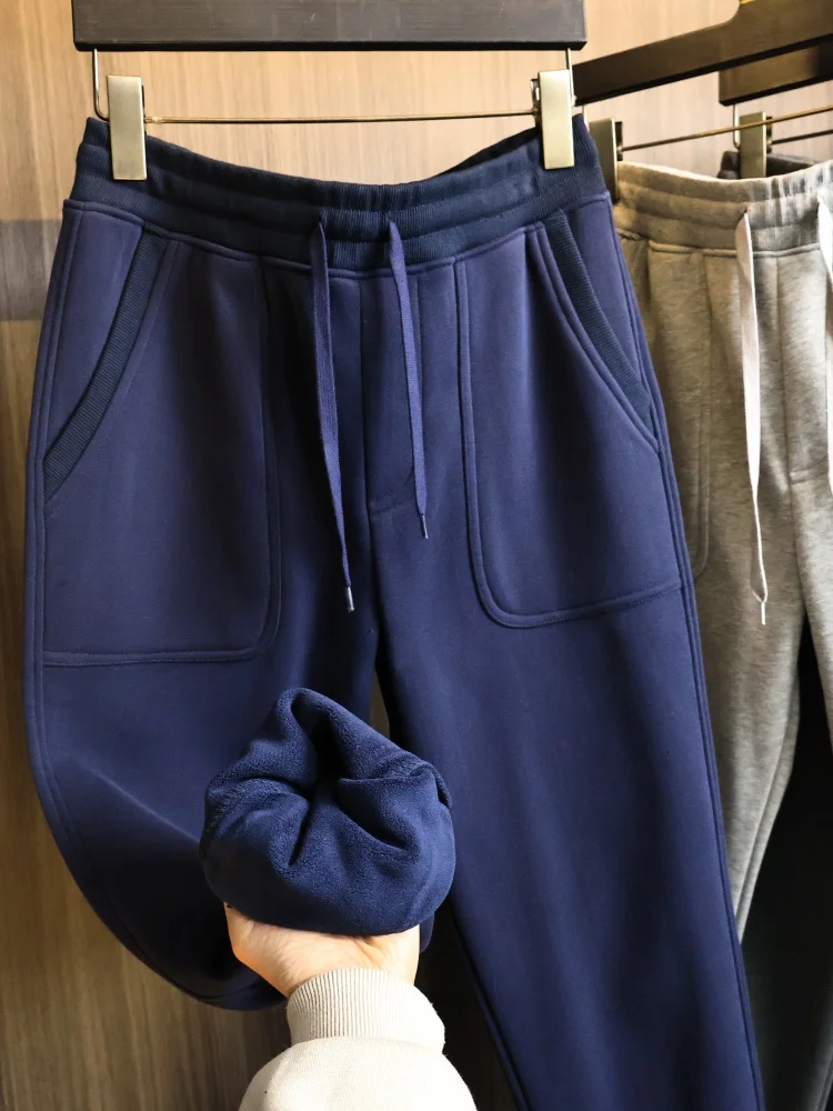 Men's Fashion Urban Style Thickened Fleece Lined Straight Leg Casual Pants Composite Flower Velvet Autumn Winter All Match
Men's Fashion Urban Style Thickened Fleece Lined Straight Leg Casual Pants Composite Flower Velvet Autumn Winter All Match