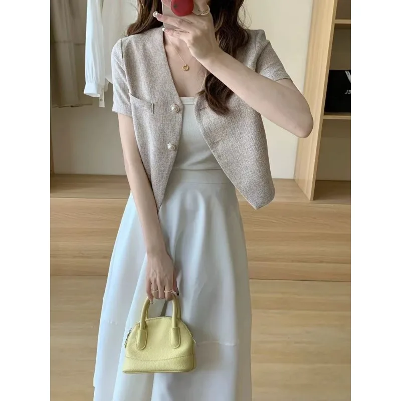 V-neck Single Breasted Short Sleeve Suit Coat Women Straight Slim Short Thin Jacket Summer Lady Elegant Premium Exquisite Top
V-neck Single Breasted Short Sleeve Suit Coat Women Straight Slim Short Thin Jacket Summer Lady Elegant Premium Exquisite Top