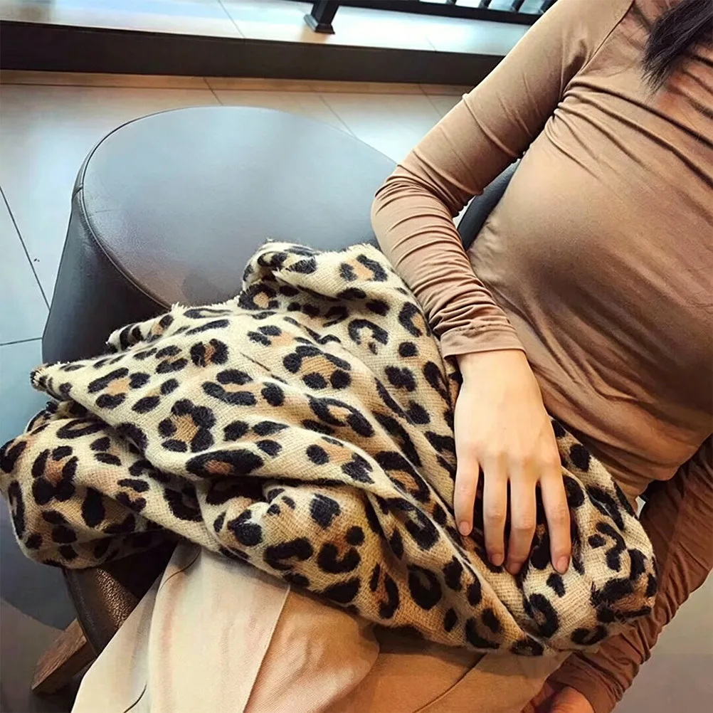 Oversized Warm Scarf for Women Leopard Print Shawl Winter Autumn Fashion Accessory Lightweight Yet Cozy Outdoor Skiing Gift
Oversized Warm Scarf for Women Leopard Print Shawl Winter Autumn Fashion Accessory Lightweight Yet Cozy Outdoor Skiing Gift
