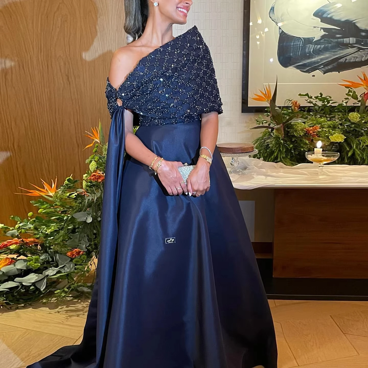 Customized Elegant Off Shoulder Arabic Navy Blue Evening Dress With Cape Dubai For Women Wedding Party Formal Gowns Sf204
Customized Elegant Off Shoulder Arabic Navy Blue Evening Dress With Cape Dubai For Women Wedding Party Formal Gowns Sf204