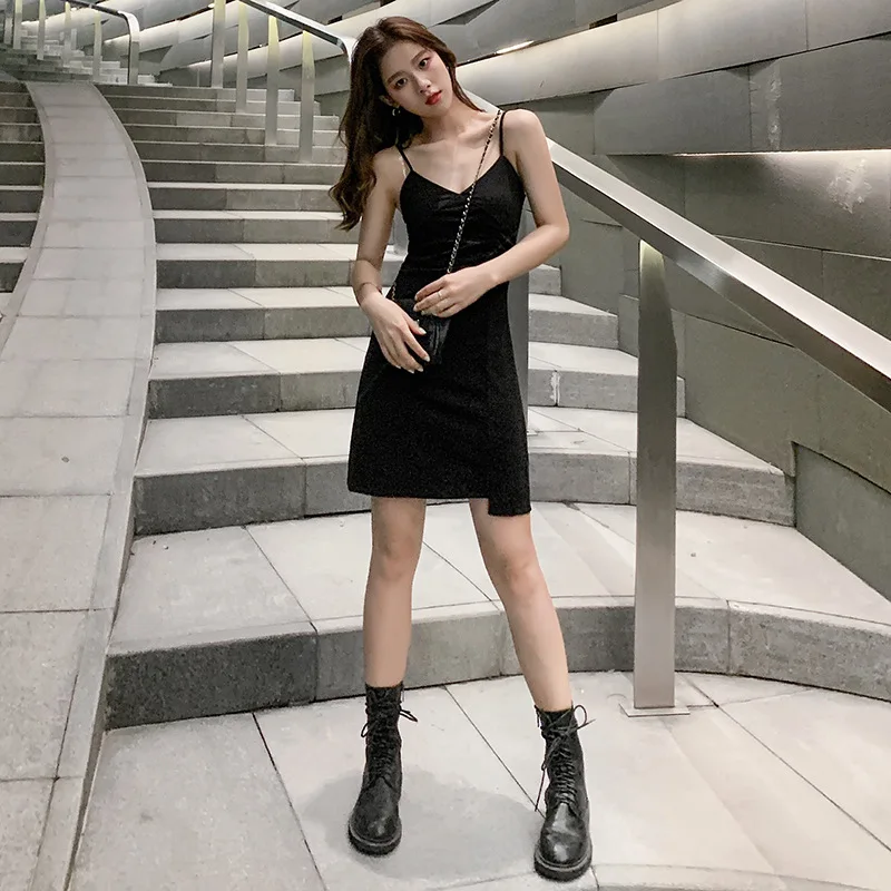 ZOUXO Dresses Women 2022 Summer Short French Style Suspender Dress Sexy Split V-Neck A-Line Sling Black Dress
ZOUXO Dresses Women 2022 Summer Short French Style Suspender Dress Sexy Split V-Neck A-Line Sling Black Dress