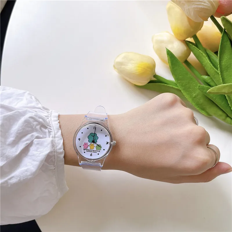 Summer new transparent jelly watch female, cute wind pointer quartz watch female
Summer new transparent jelly watch female, cute wind pointer quartz watch female