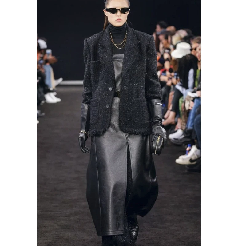 Legend Fashion Showroom Style Diamond Grade Thick Tweed Small Fragrance Wind Coat for Women Winter Collection
Legend Fashion Showroom Style Diamond Grade Thick Tweed Small Fragrance Wind Coat for Women Winter Collection