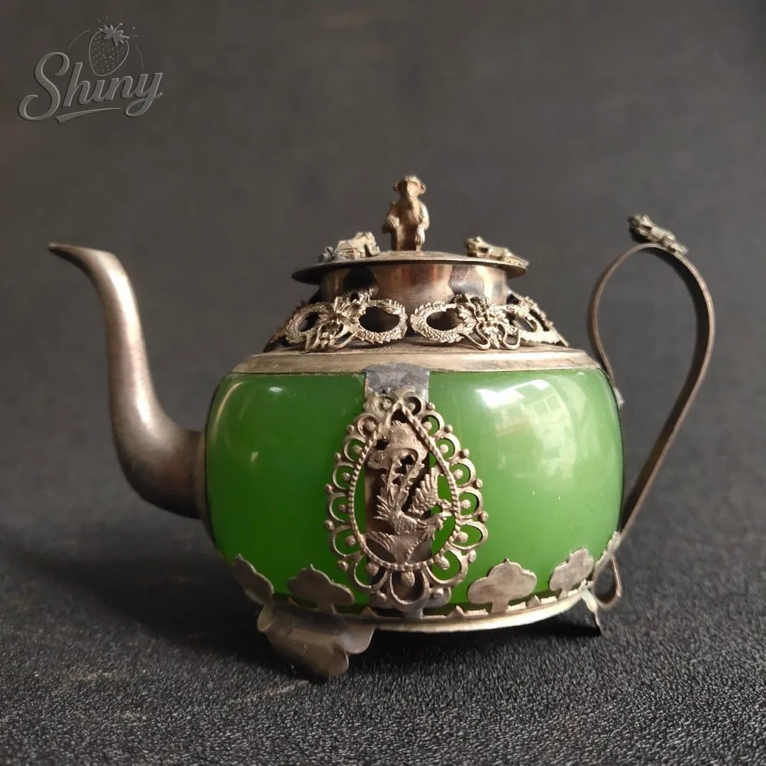 Collectible Old China Handwork Green Jade & Tibet Silver Dragon Teapot Monkey Lid statue
Collectible Old China Handwork Green Jade & Tibet Silver Dragon Teapot Monkey Lid statue