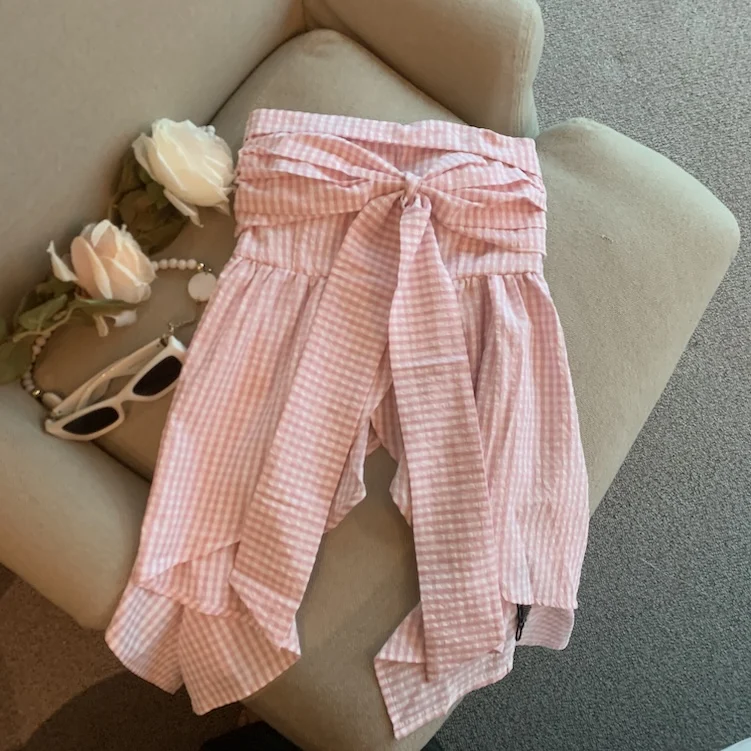 Pink Plaid Strapless Women's Summer Fashionable Knot Design Sensual Shoulder Bared Top Elegant Chic Trendy
Pink Plaid Strapless Women's Summer Fashionable Knot Design Sensual Shoulder Bared Top Elegant Chic Trendy