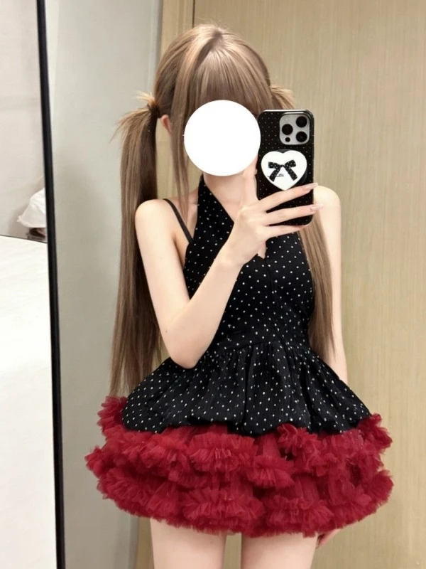 Summer New Polka Dot Halter Neck Sexy Red Puffy Skirt Two Piece Set Women's Fashionable Outfit Pure Desirable Trendy Look
Summer New Polka Dot Halter Neck Sexy Red Puffy Skirt Two Piece Set Women's Fashionable Outfit Pure Desirable Trendy Look
