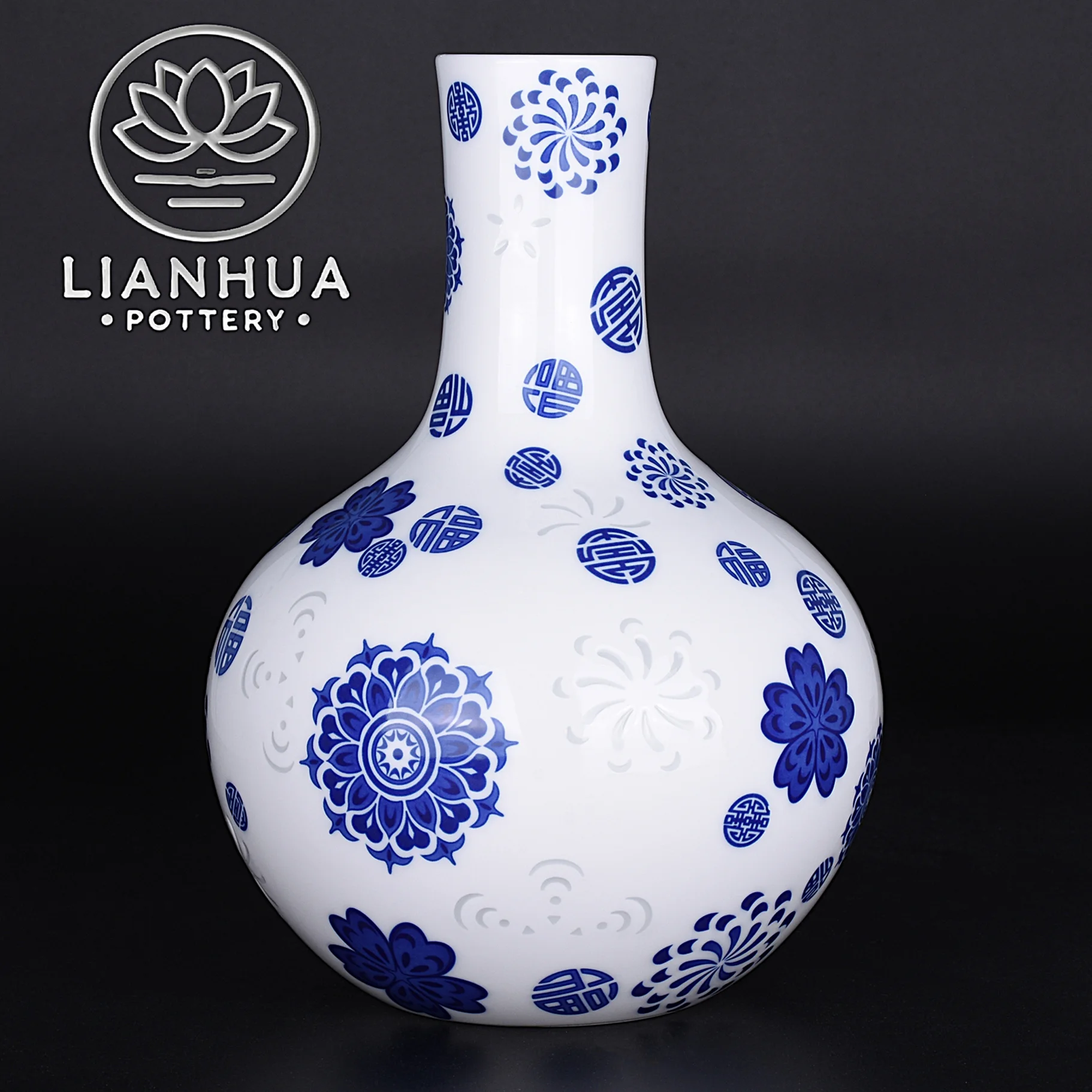 LIANHUA POTTERY Blue White Linglong Porcelain Vase 23cm Handcrafted Sphere Luxury Home Decor Housewarming Table Centerpiece Gift
LIANHUA POTTERY Blue White Linglong Porcelain Vase 23cm Handcrafted Sphere Luxury Home Decor Housewarming Table Centerpiece Gift