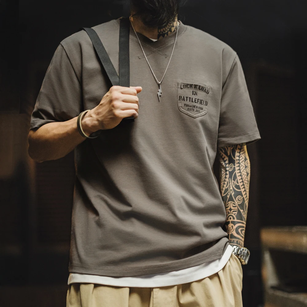 Maden Vintage Military Print Chest Pocket Short Sleeves T-Shirt Ribbed V-Neck 100% Cotton Men's Summer Tee Casual Street Tops
Maden Vintage Military Print Chest Pocket Short Sleeves T-Shirt Ribbed V-Neck 100% Cotton Men's Summer Tee Casual Street Tops