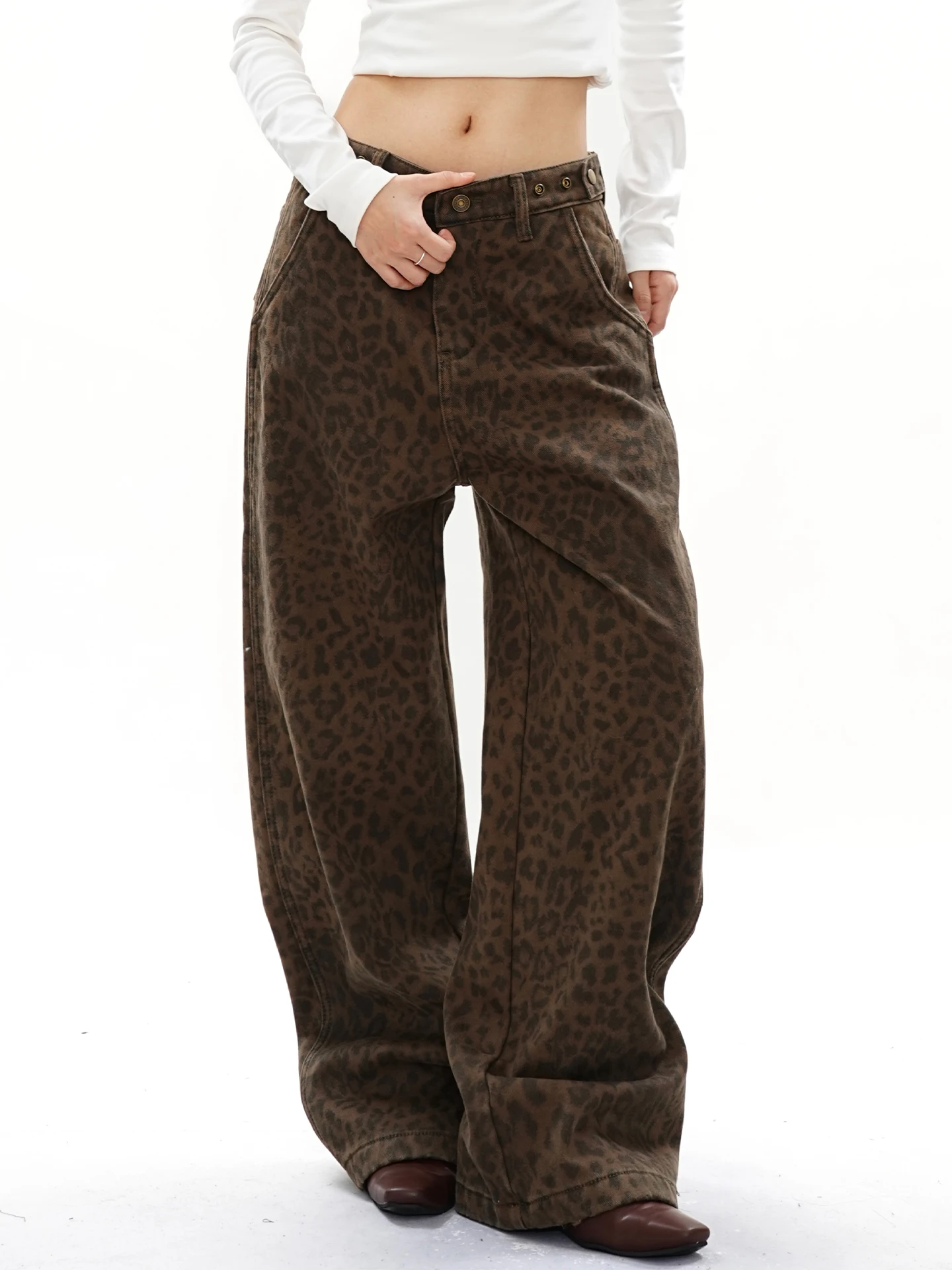 Женские джинсы с широкими штанинами и подкладкой, повседневные, прямого кроя, стройнящие, расклешенные, осенне-зимние, новинка Sle S3T5
Женские джинсы с широкими штанинами и подкладкой, повседневные, прямого кроя, стройнящие, расклешенные, осенне-зимние, новинка Sle S3T5