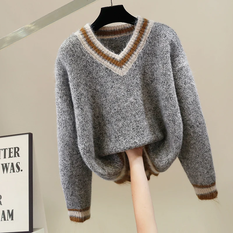 Korean Sle Heavyweight V-Ne Spliced Knitted Sweater Loose Long Sve Faionable Top for Autumn Winter Seasons
Korean Sle Heavyweight V-Ne Spliced Knitted Sweater Loose Long Sve Faionable Top for Autumn Winter Seasons